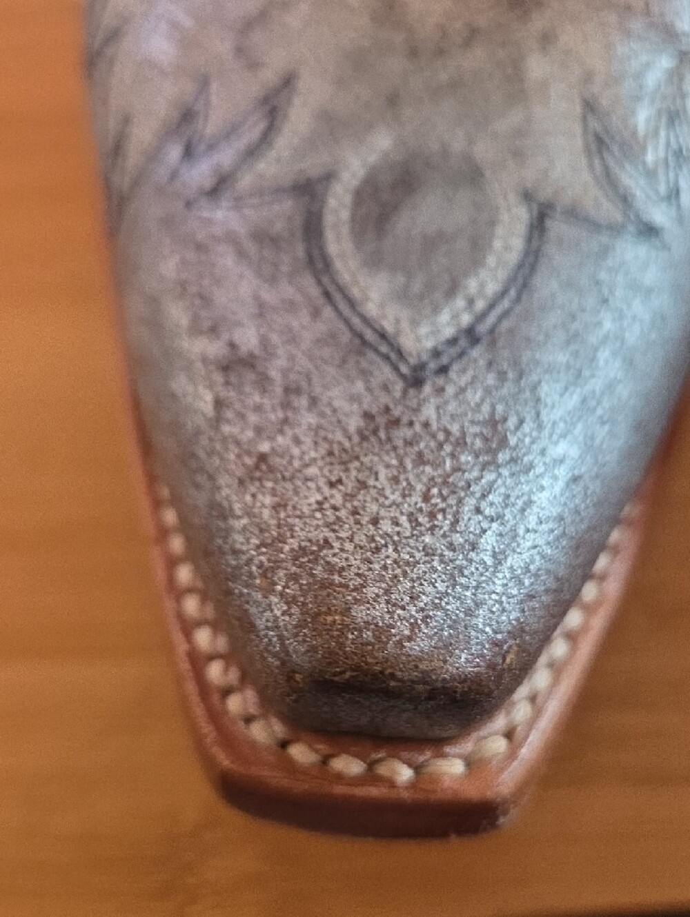 ARIAT Distessed Silver Leather Sniptoe Booties, 7.5 - Picture 5 of 12